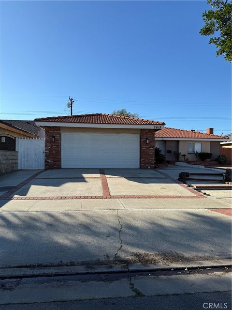 Photo of 2618 S Pacific Ave, Santa Ana, CA 92704 (MLS # PW26005228)