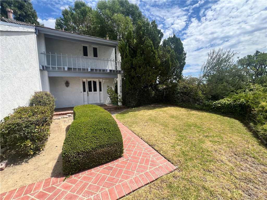 11416 Viking Avenue