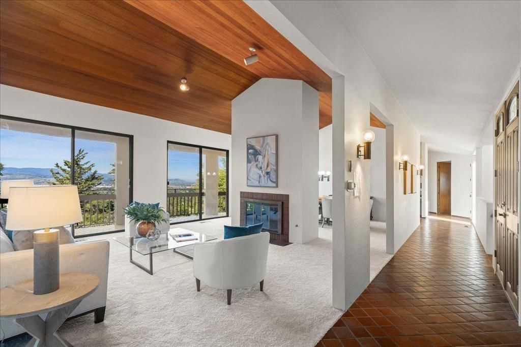 Photo of 16655 Oak View Circle, Morgan Hill, CA 95037 (MLS # ML82040294)