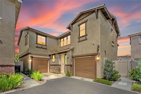 Photo of 24256 White Willow Ave, Murrieta, CA 92562 (MLS # SW26074381)