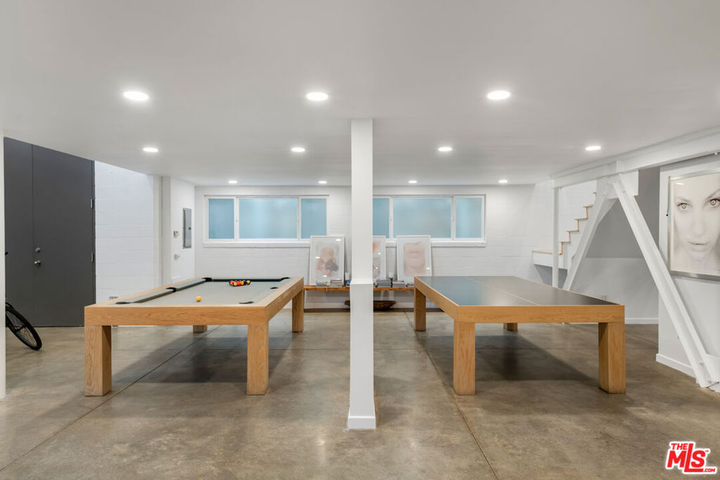 633 Santa Clara Avenue