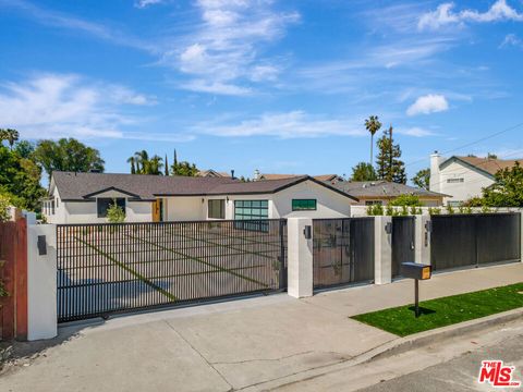 18053 Erwin Street Encino CA 91316