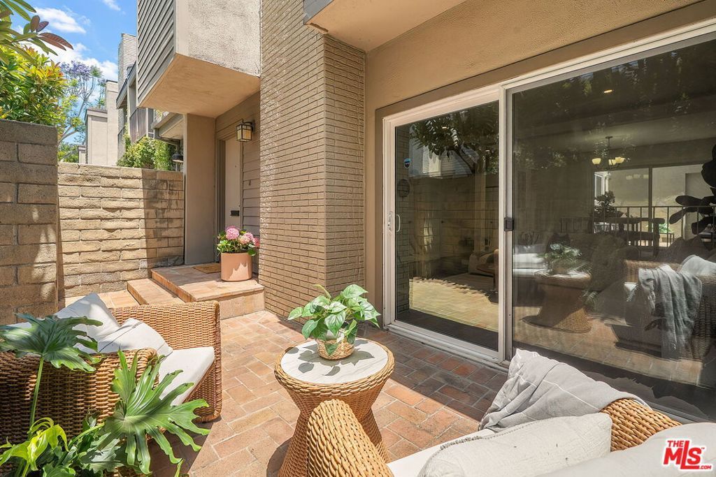 Photo of 32 Village Pkwy PKWY, Santa Monica, CA 90405 (MLS # 26839609)