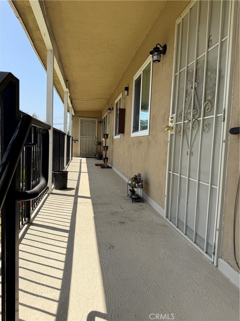 1300 W Valencia
