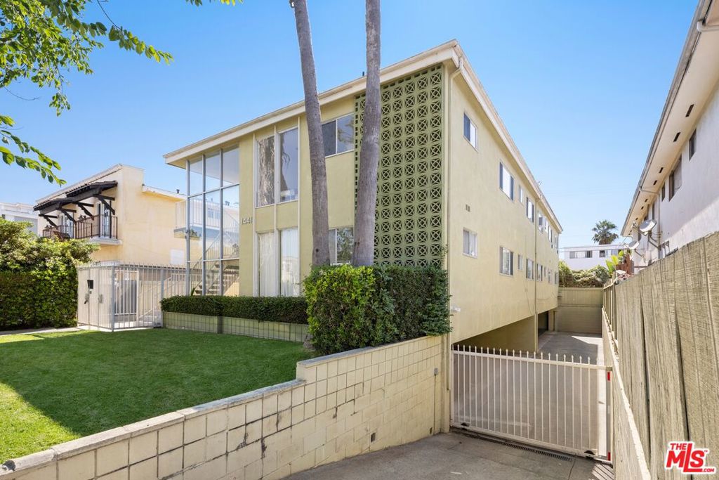 Properties 4 1441 S Hayworth Avenue