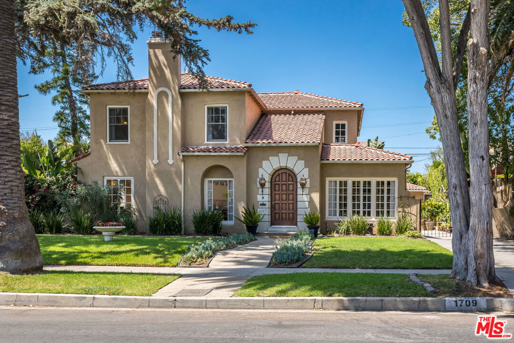 Properties 2 1709 Buckingham Road