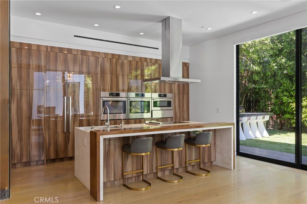 Photo of 15241 Greenleaf, Sherman Oaks, CA 91403 (MLS # SR26009669)