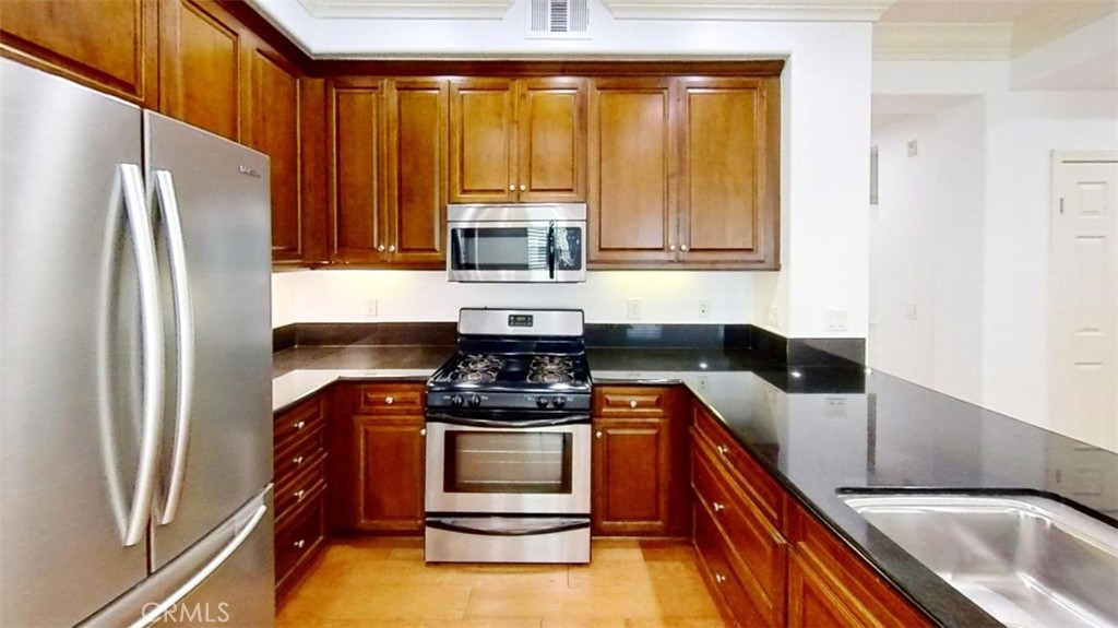 Lombard Court (WDLC) - Residential Lease