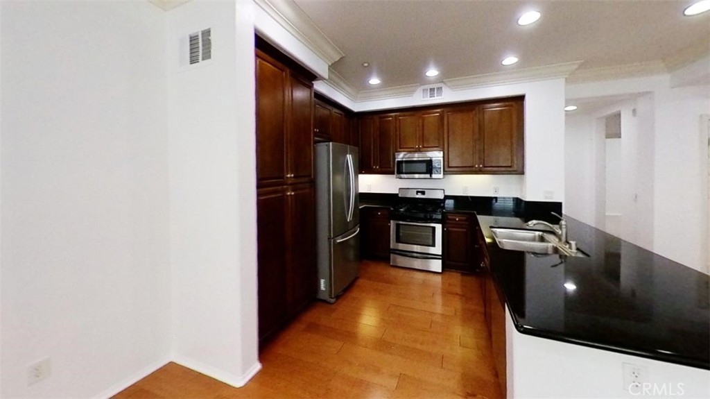 Lombard Court (WDLC) - Residential Lease