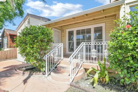 Photo of 120 Hillcrest Ave Ave, Pittsburg, CA 94565 (MLS # 41131366)