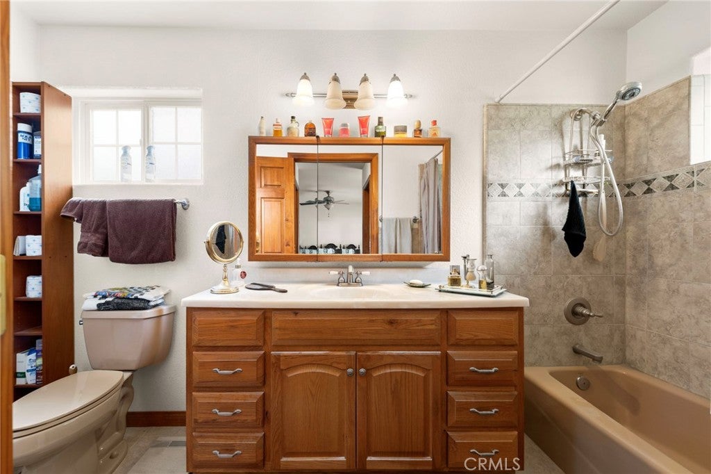 Yucaipa, California, 92399, United States, 3 Bedrooms Bedrooms, ,3 BathroomsBathrooms,Residential,Active,2045768