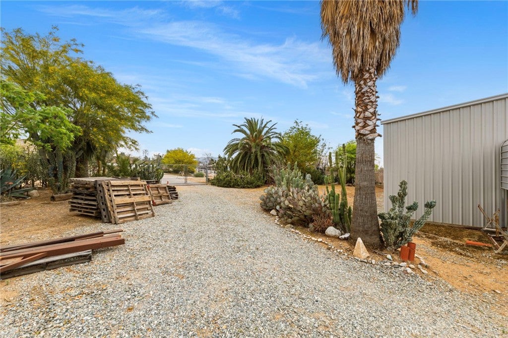 Yucaipa, California, 92399, United States, 3 Bedrooms Bedrooms, ,3 BathroomsBathrooms,Residential,Active,2045768