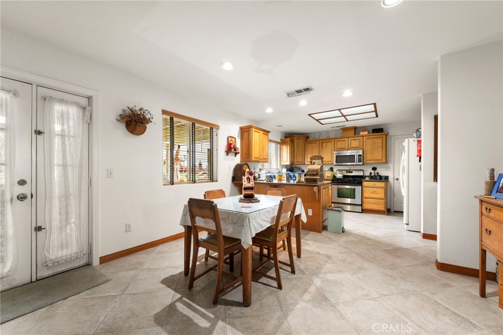 Yucaipa, California, 92399, United States, 3 Bedrooms Bedrooms, ,3 BathroomsBathrooms,Residential,Active,2045768
