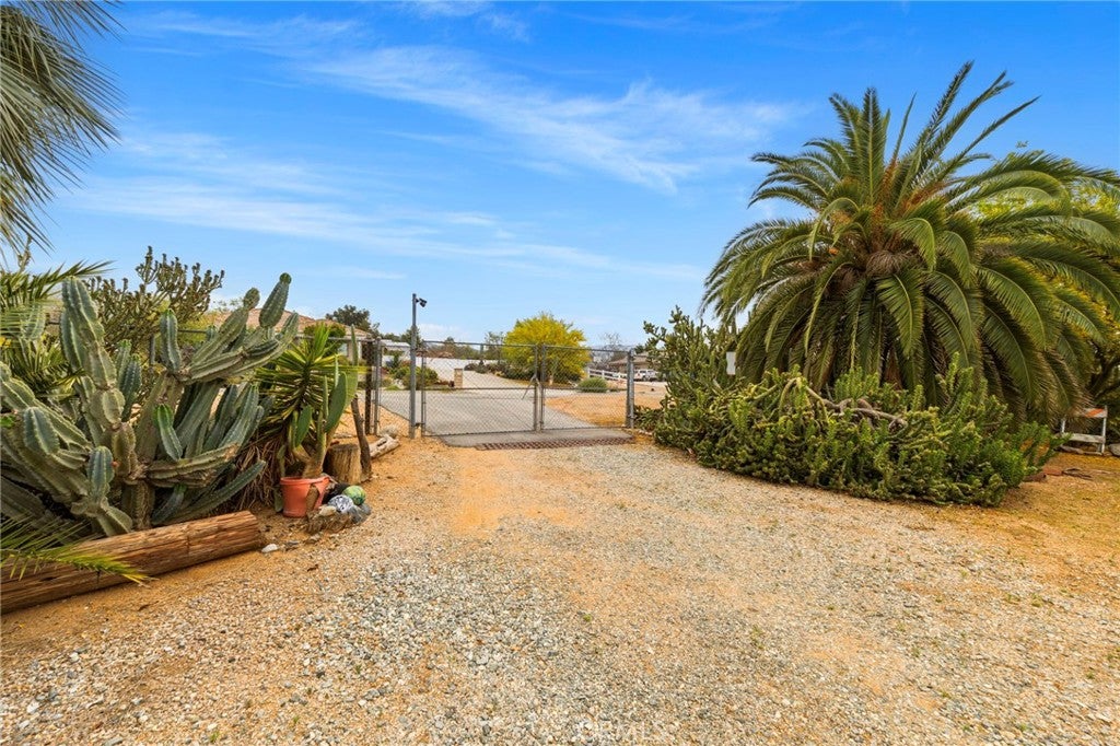 Yucaipa, California, 92399, United States, 3 Bedrooms Bedrooms, ,3 BathroomsBathrooms,Residential,Active,2045768