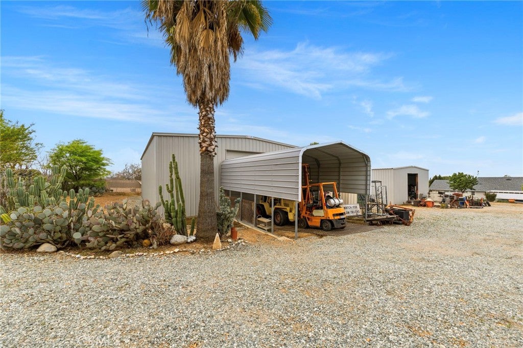 Yucaipa, California, 92399, United States, 3 Bedrooms Bedrooms, ,3 BathroomsBathrooms,Residential,Active,2045768