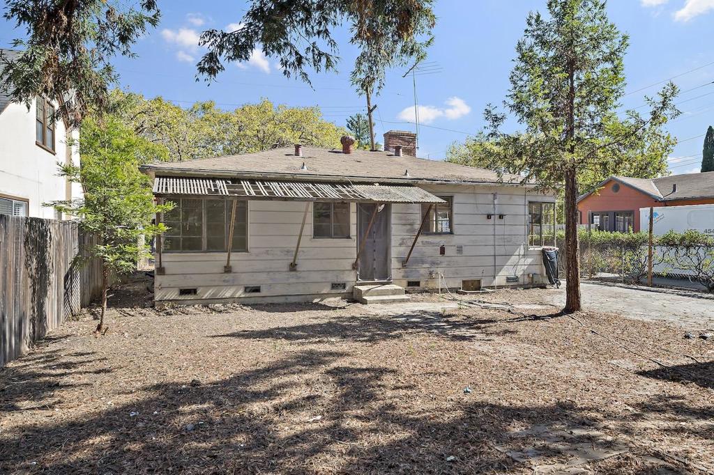 121 Santa Rita Avenue