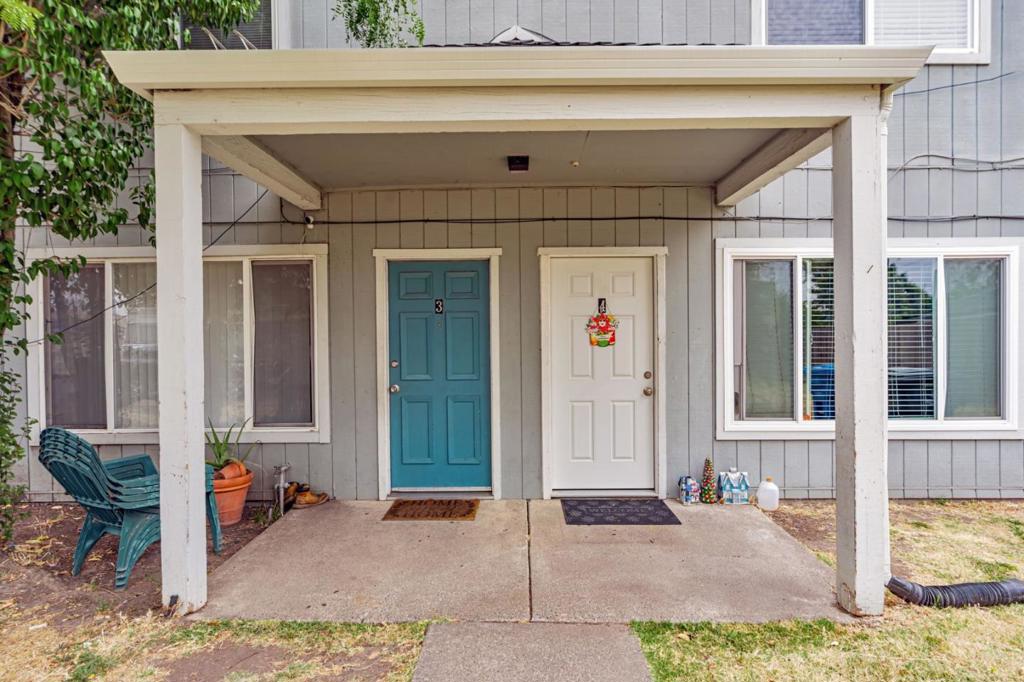 2560 Kenton Court