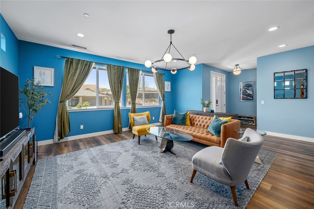 3530 Lakeside Village Dr