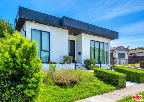 Photo of 12136 Clarkson Road, Los Angeles, CA 90064 (MLS # 26997919)