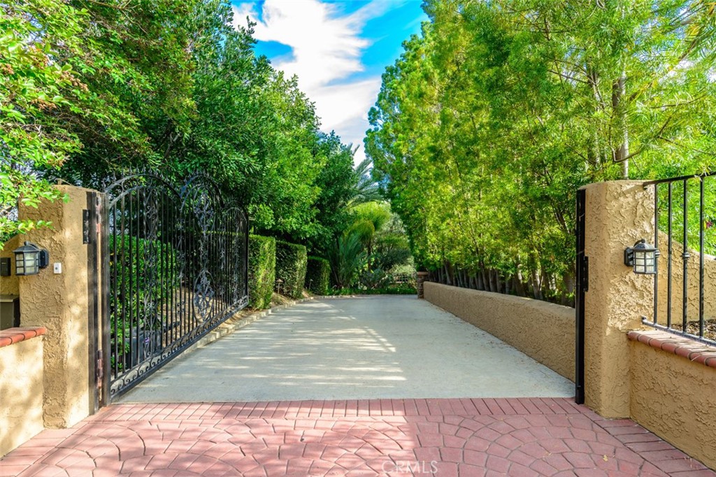 580 W 26th Street