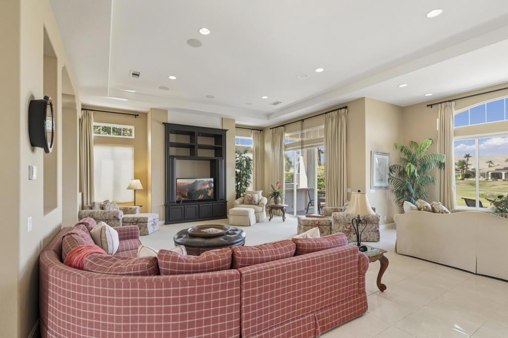 Mira Vista - Residential