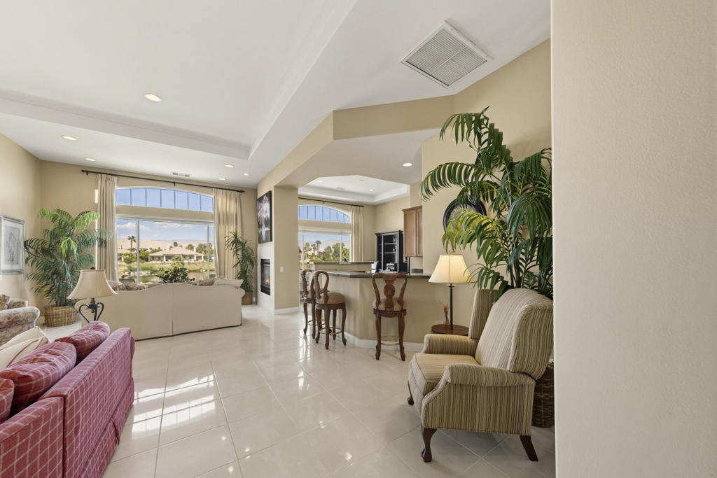 Mira Vista - Residential