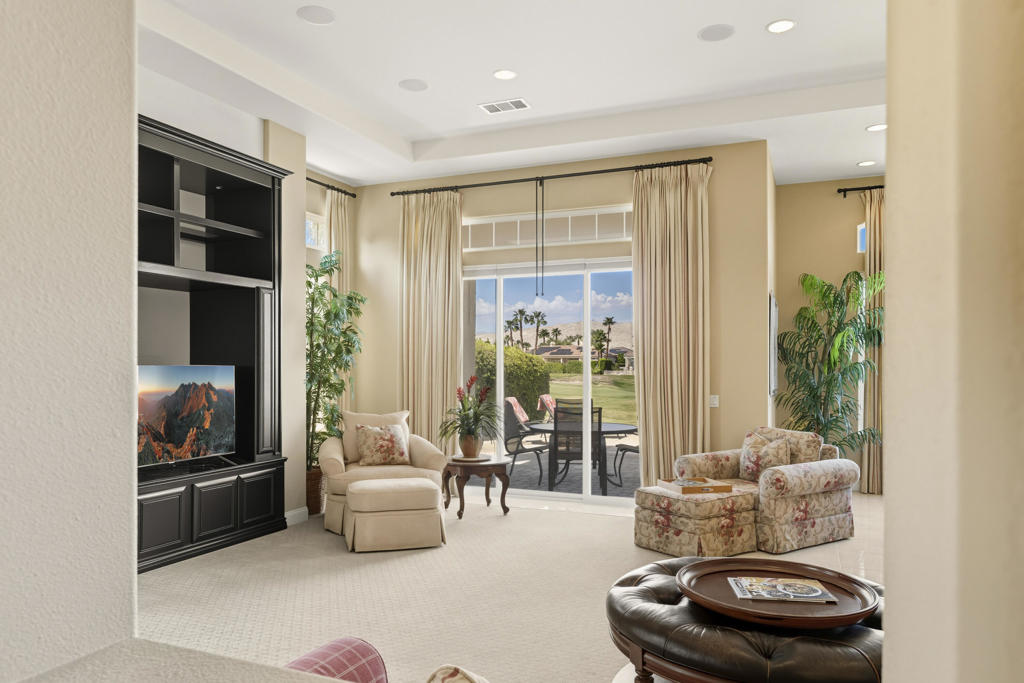 Mira Vista - Residential