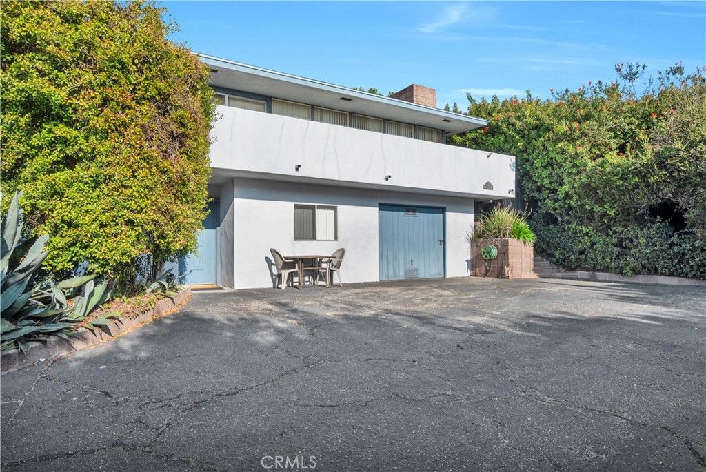 Photo of 649 Gould Ter, Hermosa Beach, CA 90254 (MLS # SB25278744)