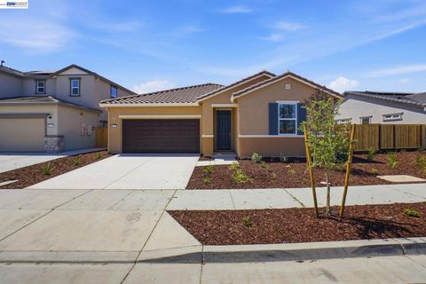 Photo of 16047 Pirates Cove Ln LN, Lathrop, CA 95330 (MLS # 41134668)