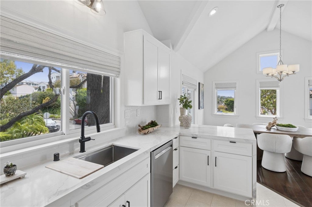 423 Poppy, Corona Del Mar CA 92625 - Photo 14