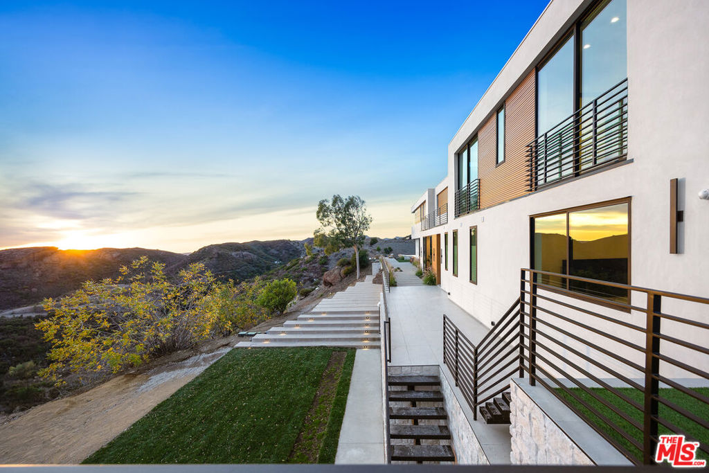 32180 Mulholland Highway