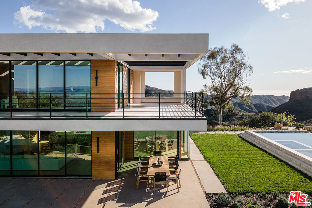 32180 Mulholland Highway