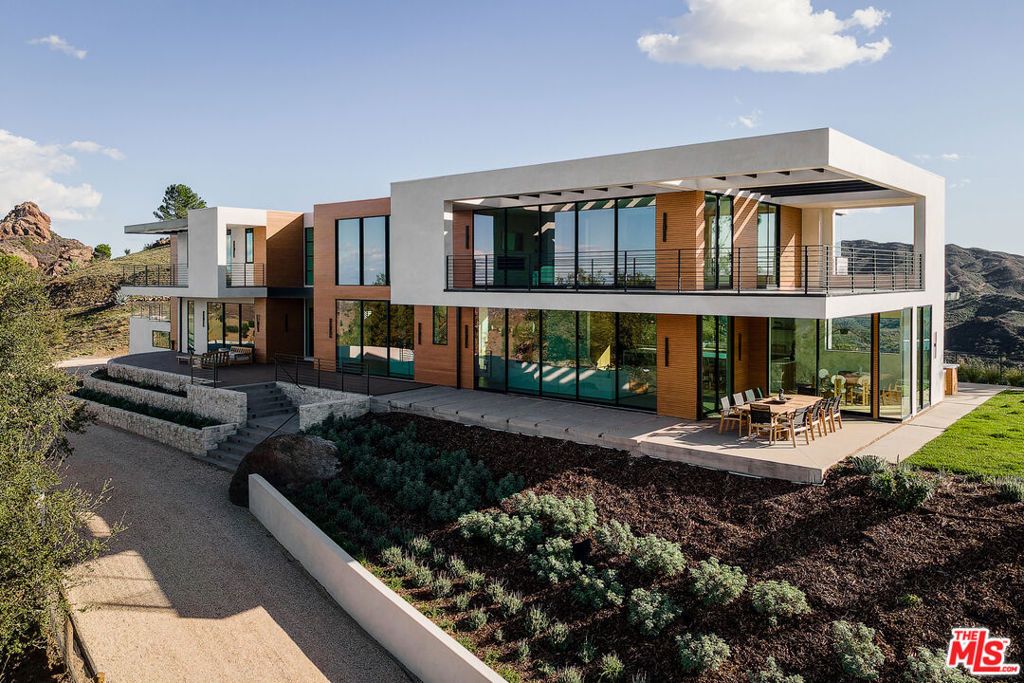 Photo of 32180 Mulholland Highway, Malibu, CA 90265 (MLS # 26663275)