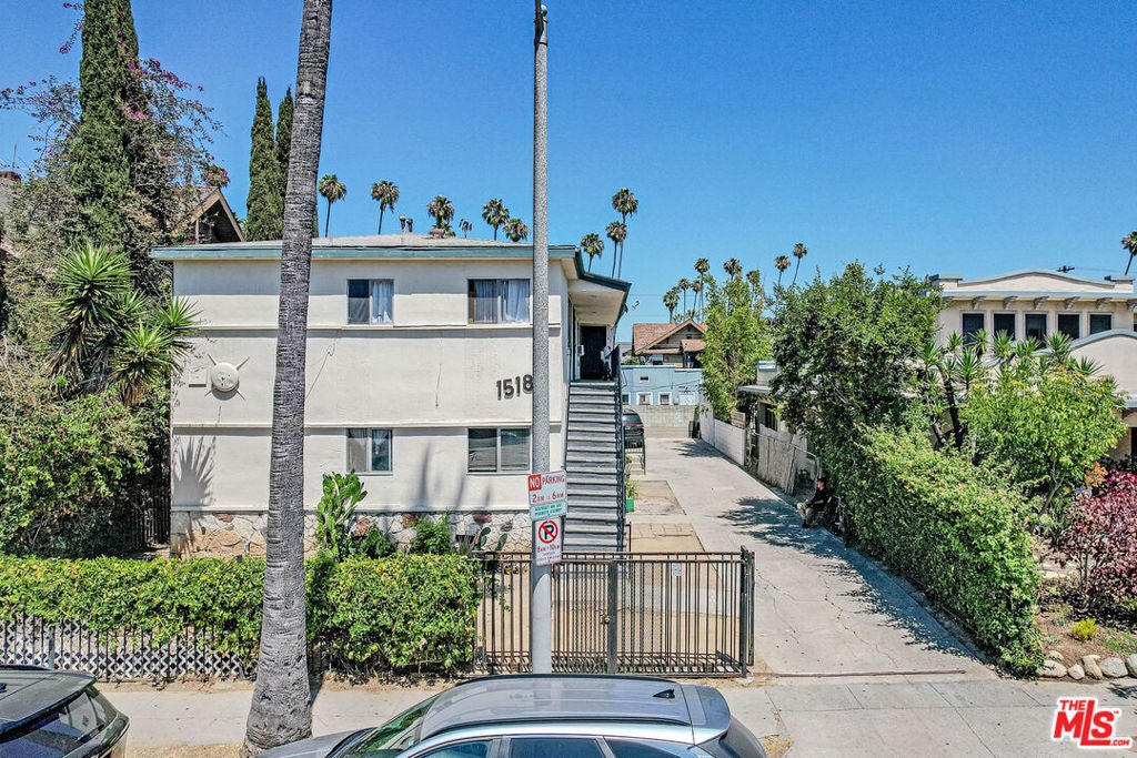 1518 S Hobart Boulevard