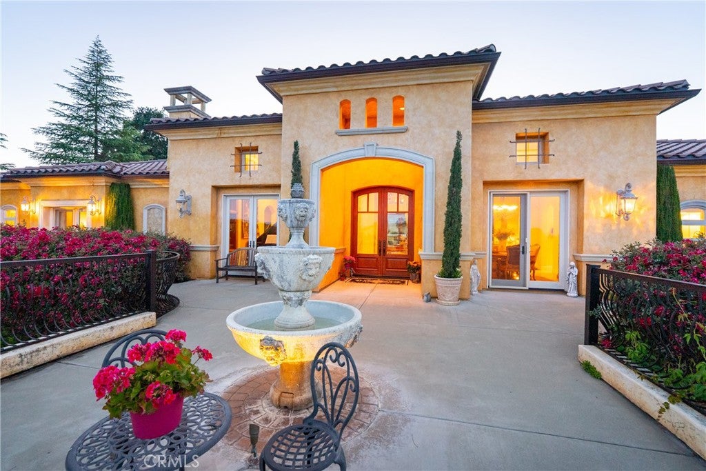 2035 Rancho Caro
