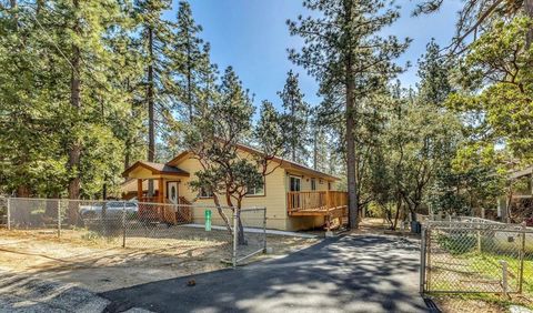 Photo of 54425 Live Oak Street, Idyllwild, CA 92549 (MLS # 219143891DA)
