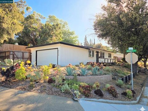 Photo of 4218 Heights Ave, Pittsburg, CA 94565 (MLS # 41129912)