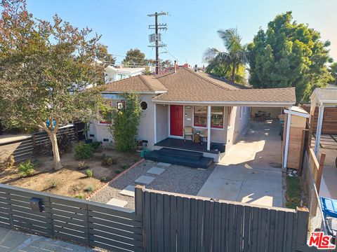 Photo of 249 Ruth Avenue, Venice, CA 90291 (MLS # 26833557)