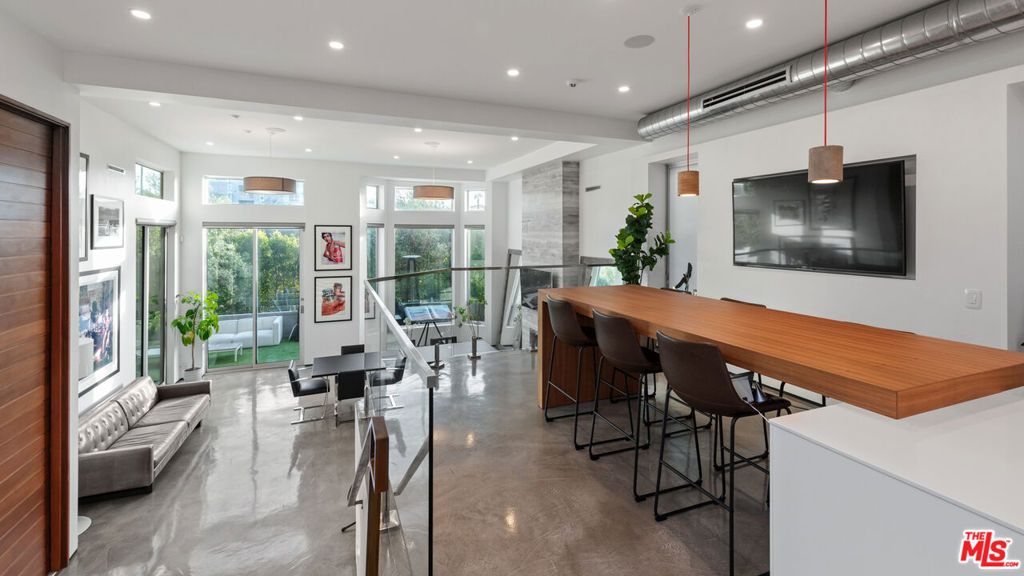 Photo of 4411 Roma Court, Marina Del Rey, CA 90292 (MLS # 25619271)