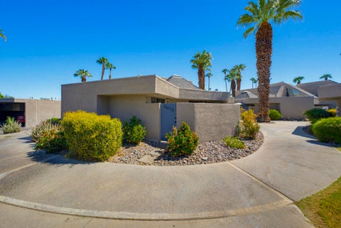 Photo of 71933 Eleanora Lane, Rancho Mirage, CA 92270 (MLS # 219154033DA)