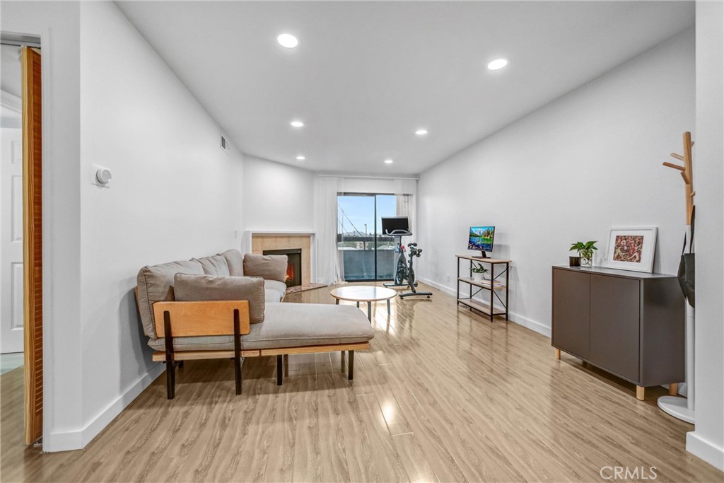 460 Oak Street 316
