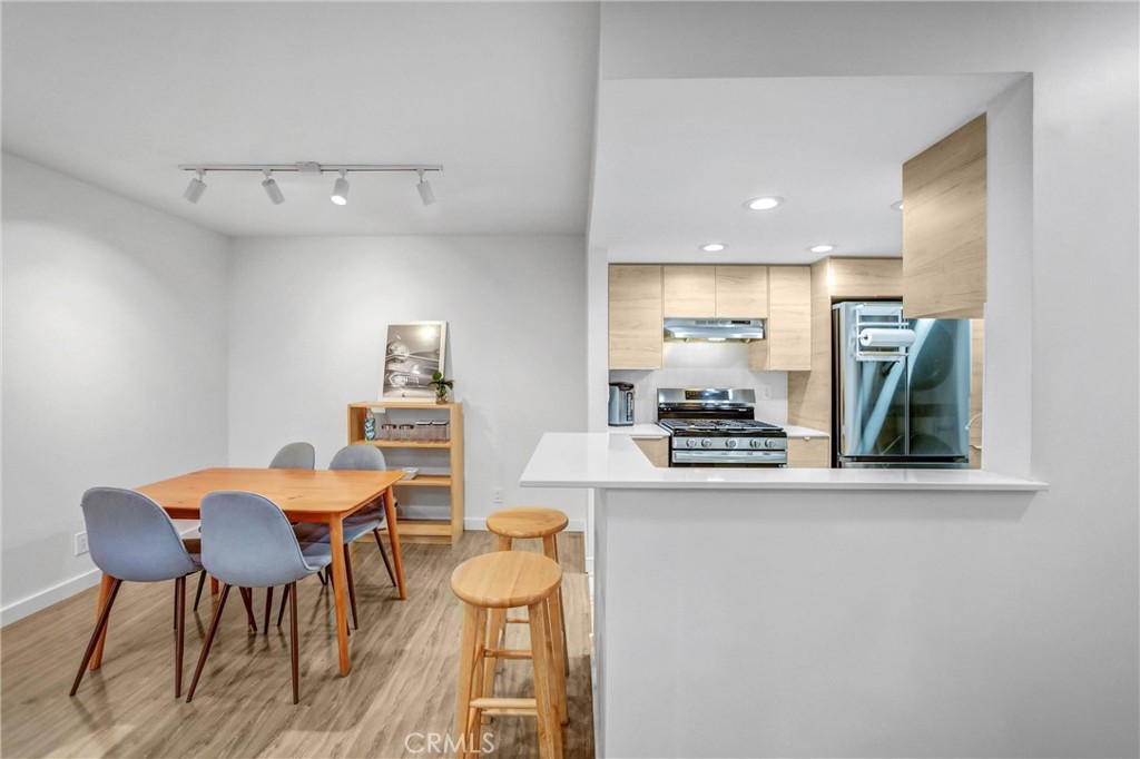 460 Oak Street 316