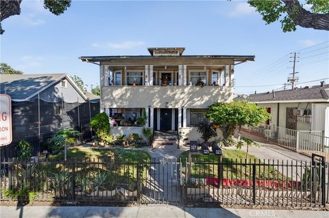 Photo of 323 W 60th St, Los Angeles, CA 90003 (MLS # DW25248303) Photo of 323 W 60th St, Los Angeles, CA 90003 (MLS # DW25248303)