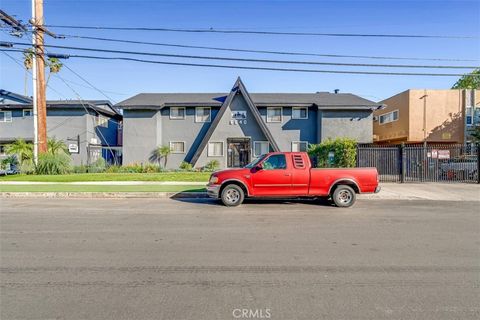 Photo of 6640 Darby Avenue, Reseda, CA 91335 (MLS # SR26016811)