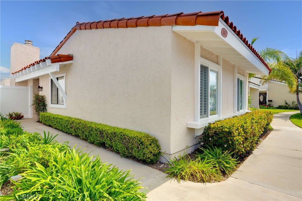 7051 Island Village Drive