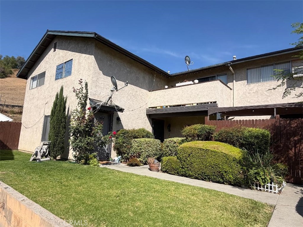 1741 E Nanette