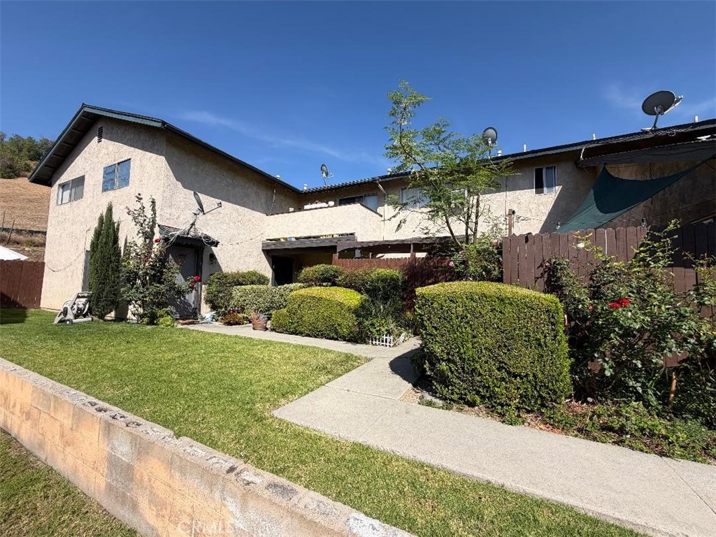 1741 E Nanette