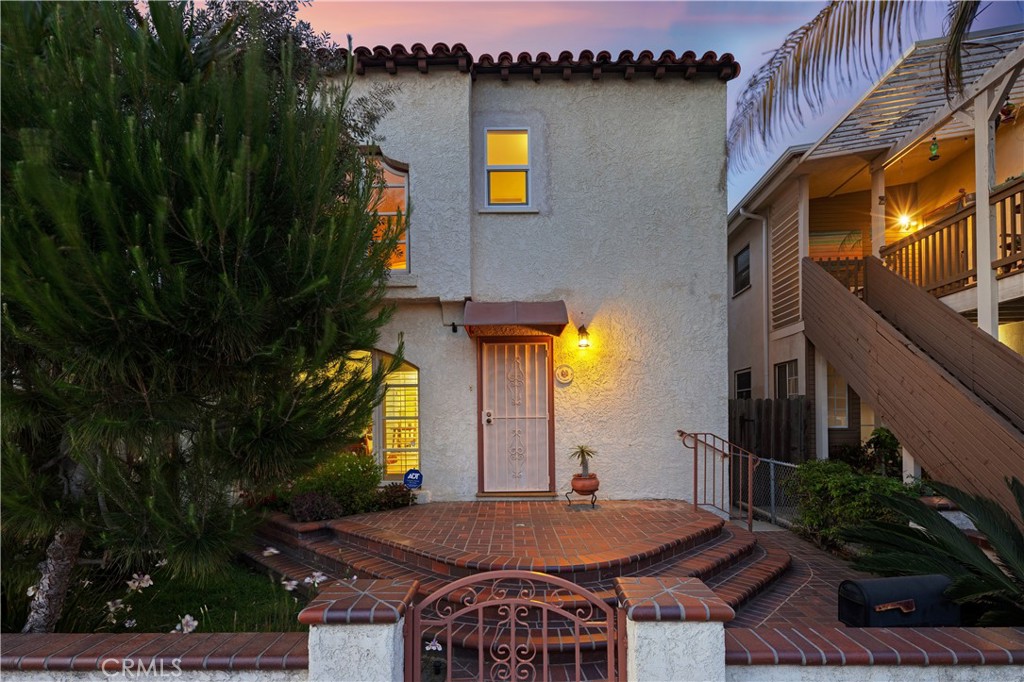 5745 Campo Walk