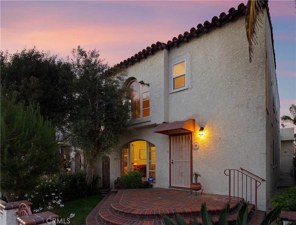 5745 Campo Walk