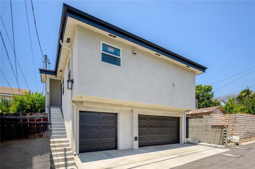 Brand New ADU * 1 Bedrooms / 1 Bathroom * 660sqft * Open Floor Plan * Laminate Floors * A/C & Heat * Bright * Laundry Inside * All Appliances Included * Patio * 1 Car Private Garage * Water Included * Home Is Equipped With Solar * No Pets * Alley Access